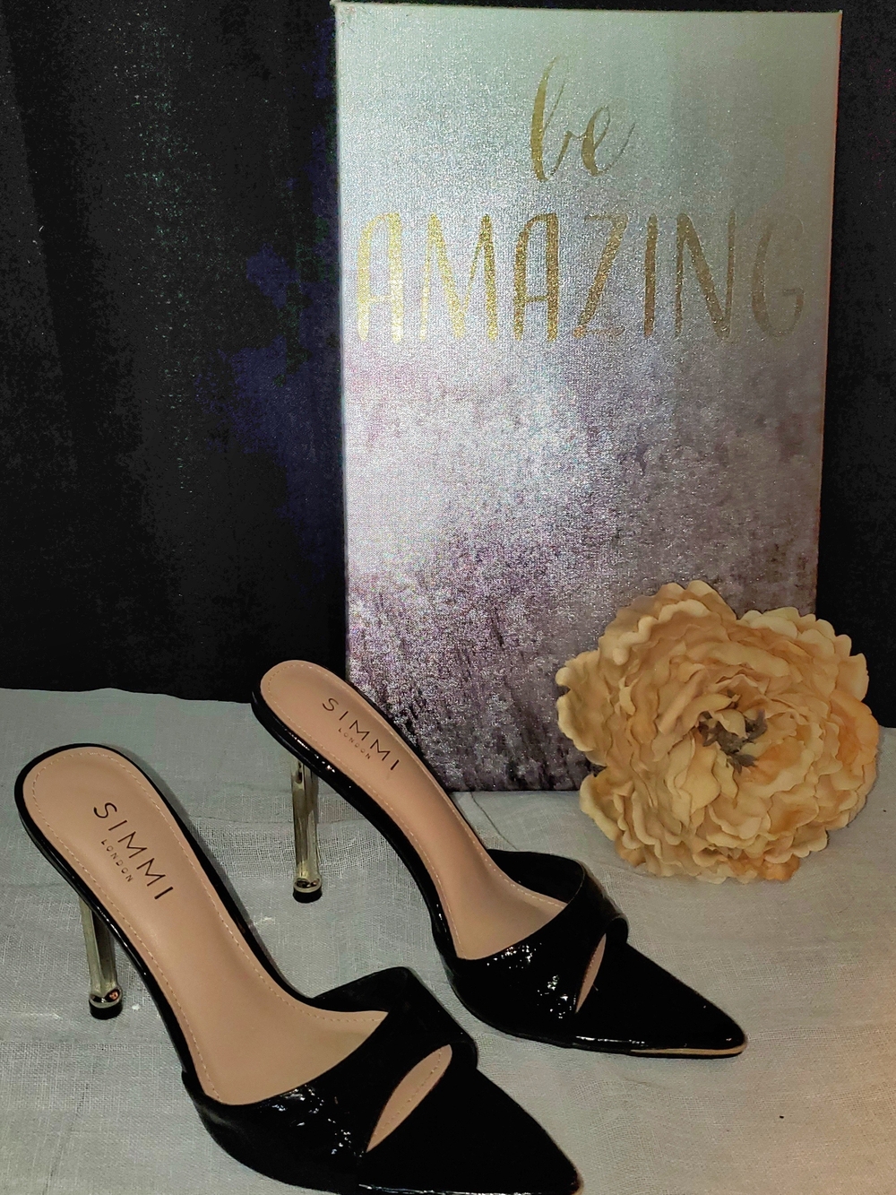 SIMMI LONDON SZ 7 Black Patent Pointed-Toe Gold Accent Heels